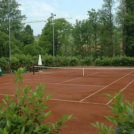 Golf & Relais Feudo Di *