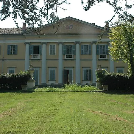 Golf & Relais Feudo Di Prázdninový dům *